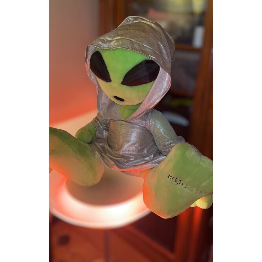 VTG Y2K Kellytoy Roswell NM Alien Plush Spacecore Silver Suit UFO Kawaii 24" - Picture 4 of 15